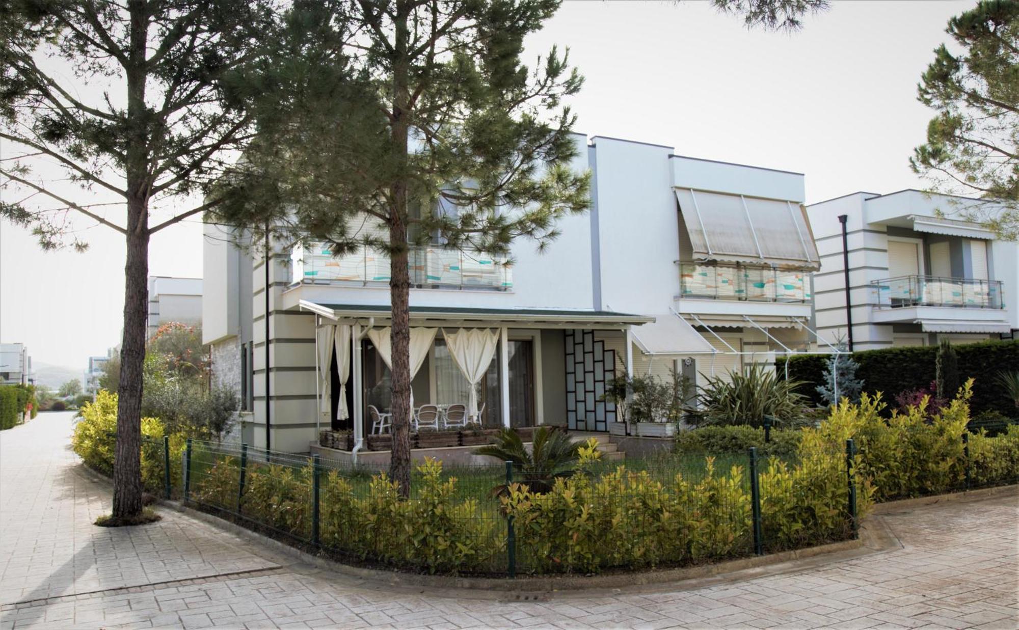 Artino Villa Durres Bagian luar foto